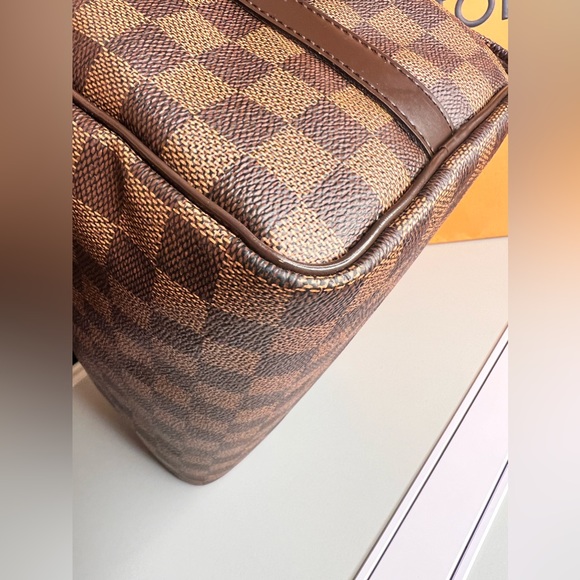 Authentic Louis Vuitton Damier Ebene Canvas Speedy 25 Bandouliere - Picture 4 of 16